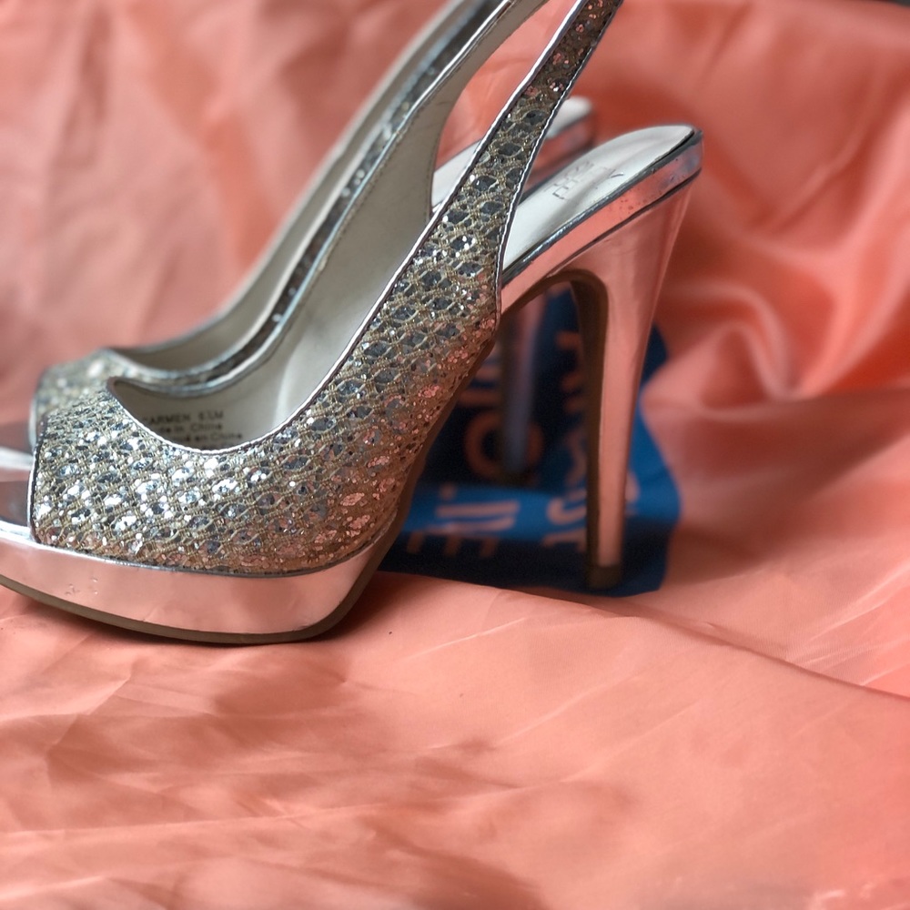 Women’s heel - Picture 1 of 4